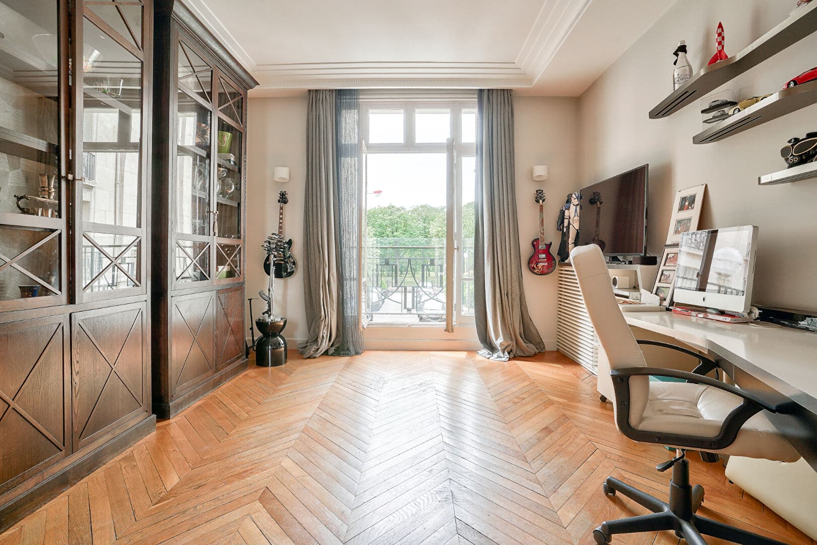 Neuilly Barrès – Voie Privée – Appartement de 315m², 4 chambres.